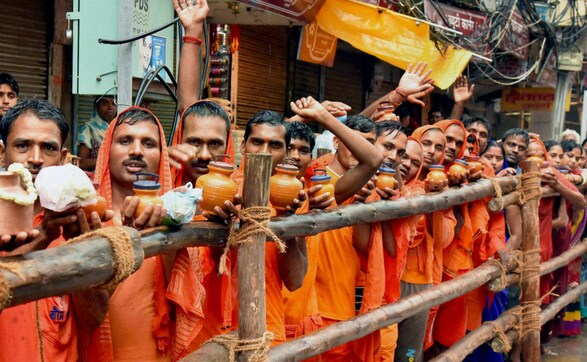 Sawan Somwar: Devotees across north India offer prayers to Lord Shiva Sawan Somwar: Devotees across north India offer prayers to Lord Shiva