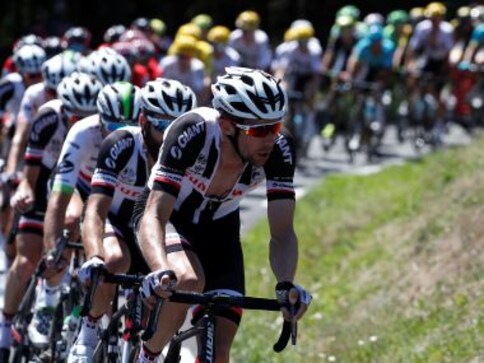 Tour de France 2017: Chris Froome is vulnerable, but his challengers need to step up to dethrone him