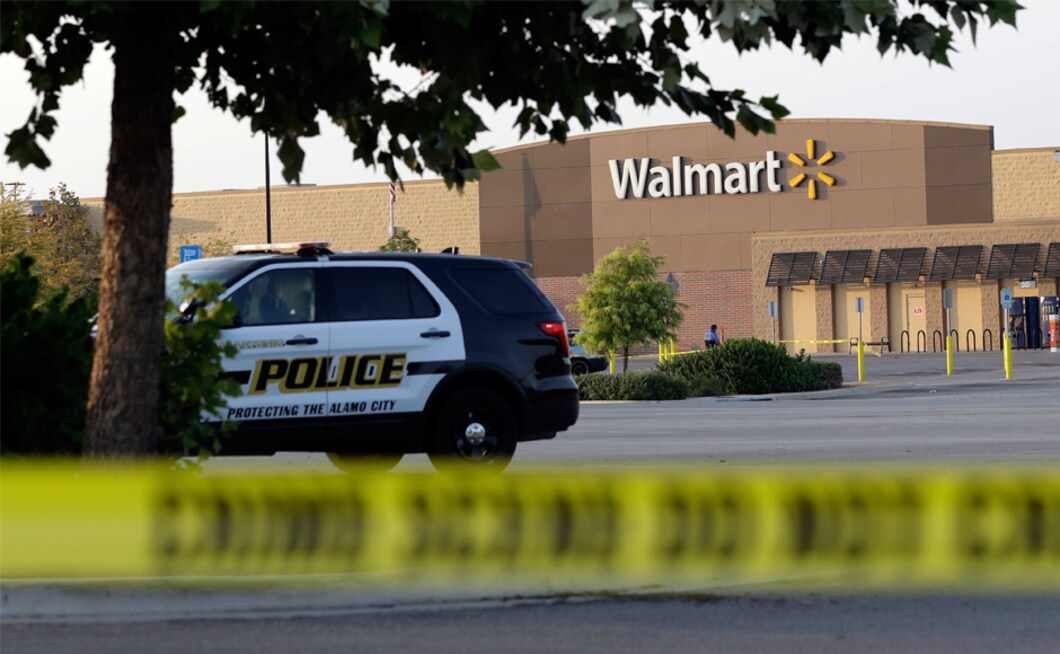 San Antonio police officers investigate the scene on Sunday. It was not immediately clear how many people made it off the truck alive, police chief McManus said. AP San Antonio police officers investigate the scene on Sunday. It was not immediately clear how many people made it off the truck alive, police chief McManus said. AP