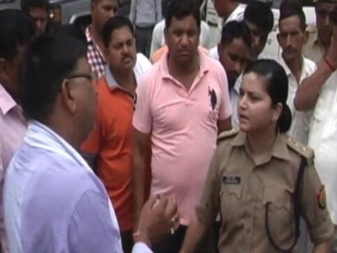 UP cop transferred for standing up to BJP workers says she has been 'rewarded for doing her duty' UP cop transferred for standing up to BJP workers says she has been 'rewarded for doing her duty'