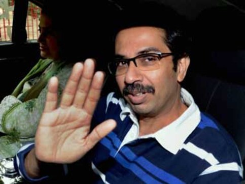 Karnataka flag row: Shiv Sena dares Sonia Gandhi to sack Siddaramaiah, says CM insulted the nation Karnataka flag row: Shiv Sena dares Sonia Gandhi to sack Siddaramaiah, says CM insulted the nation