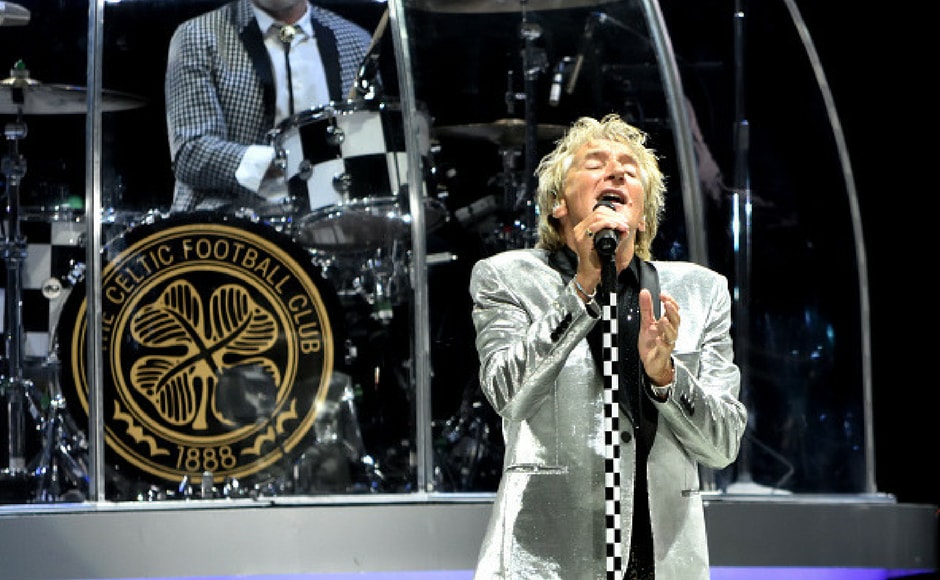 Rod Stewart performs at Northwell Health at Jones Beach Theater on July 18, 2017 in Wantagh, New York. (Getty Images) Rod Stewart performs at Northwell Health at Jones Beach Theater on July 18, 2017 in Wantagh, New York. (Getty Images)