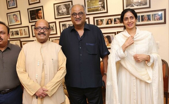 Sridevi, Boney Kapoor attend Amar Singh's private screening of Mom in New Delhi Sridevi, Boney Kapoor attend Amar Singh's private screening of Mom in New Delhi