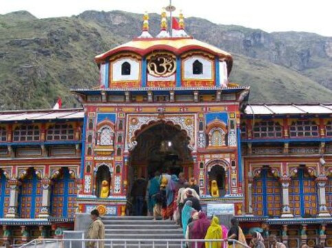 Uttarakhand limits number of pilgrims for Char Dham Yatra; transporters and hoteliers to feel the heat Uttarakhand limits number of pilgrims for Char Dham Yatra; transporters and hoteliers to feel the heat