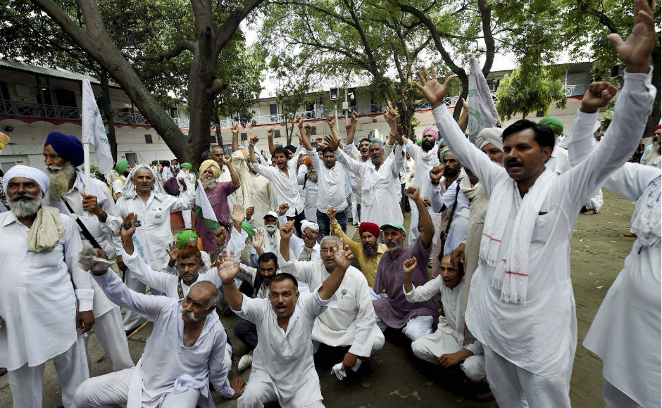 Farmers from across India protested against NITI Aayog seeking debt waiver and implementation of Swaminathan commission report. PTI Farmers from across India protested against NITI Aayog seeking debt waiver and implementation of Swaminathan commission report. PTI