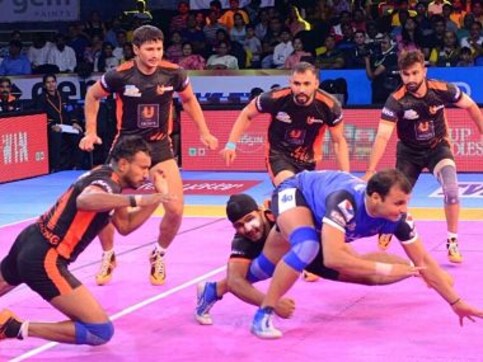 Pro Kabaddi League 2017: U Mumba hold their nerve to notch up a win; Bengaluru Bulls start season with victory Pro Kabaddi League 2017: U Mumba hold their nerve to notch up a win; Bengaluru Bulls start season with victory