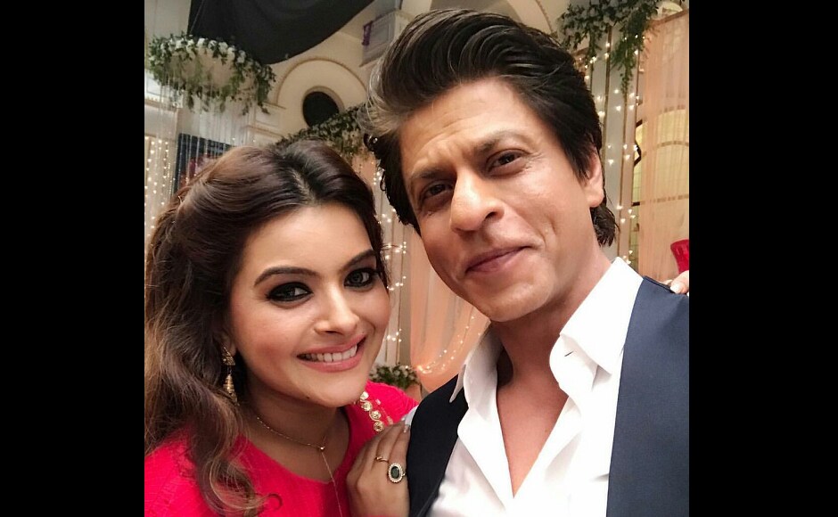 Shah Rukh Khan poses for a picture with a member of the cast. Image from Twitter. Shah Rukh Khan poses for a picture with a member of the cast. Image from Twitter.