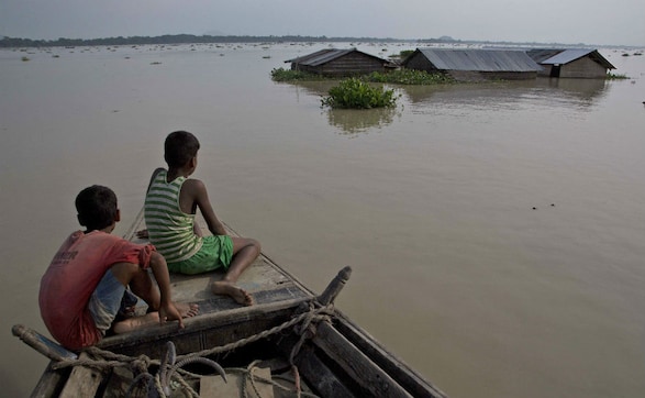 Thousands affected as floods ravage Bihar, Assam, West Bengal; Army called in to assist with relief ops Thousands affected as floods ravage Bihar, Assam, West Bengal; Army called in to assist with relief ops