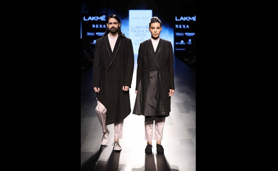 Dubey brought in an intelligent merger of the rough textiles and sheen along with his characteristic flowing, straight or crooked, light with heavy structures. Dubey brought in an intelligent merger of the rough textiles and sheen along with his characteristic flowing, straight or crooked, light with heavy structures.
