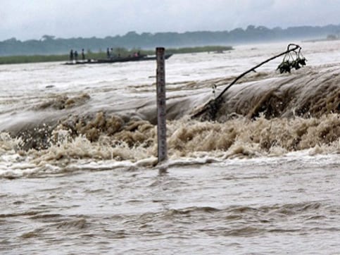 Uttar Pradesh floods: Yogi Adityanath distributes relief to victims, urges districts to be prepared Uttar Pradesh floods: Yogi Adityanath distributes relief to victims, urges districts to be prepared