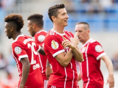 German Cup: Borussia Dortmund, Bayern Munich ride on strikers' heroics to reach second round German Cup: Borussia Dortmund, Bayern Munich ride on strikers' heroics to reach second round