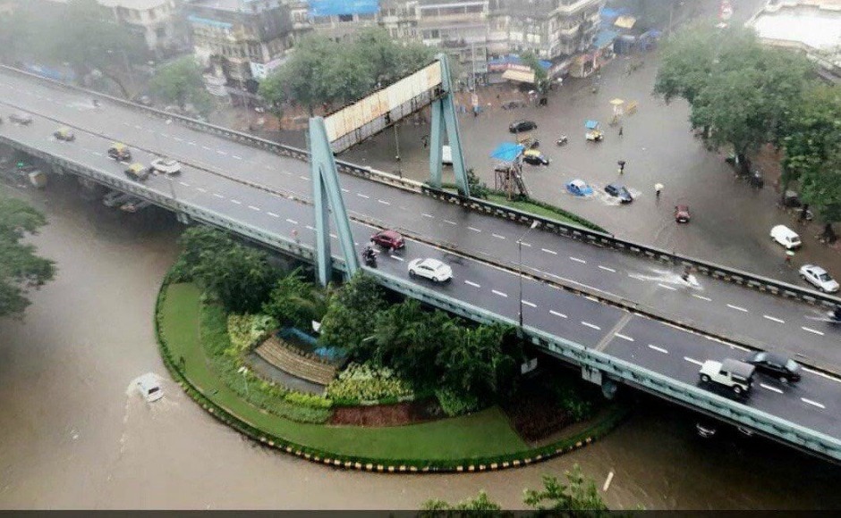 In three hours between 8.30 am and 11.30 am, Dadar recorded 115 mm of rain and Mahalaxmi 105 mm. Heavy rains are expected to continue until Thursday. Firstpost image In three hours between 8.30 am and 11.30 am, Dadar recorded 115 mm of rain and Mahalaxmi 105 mm. Heavy rains are expected to continue until Thursday. Firstpost image