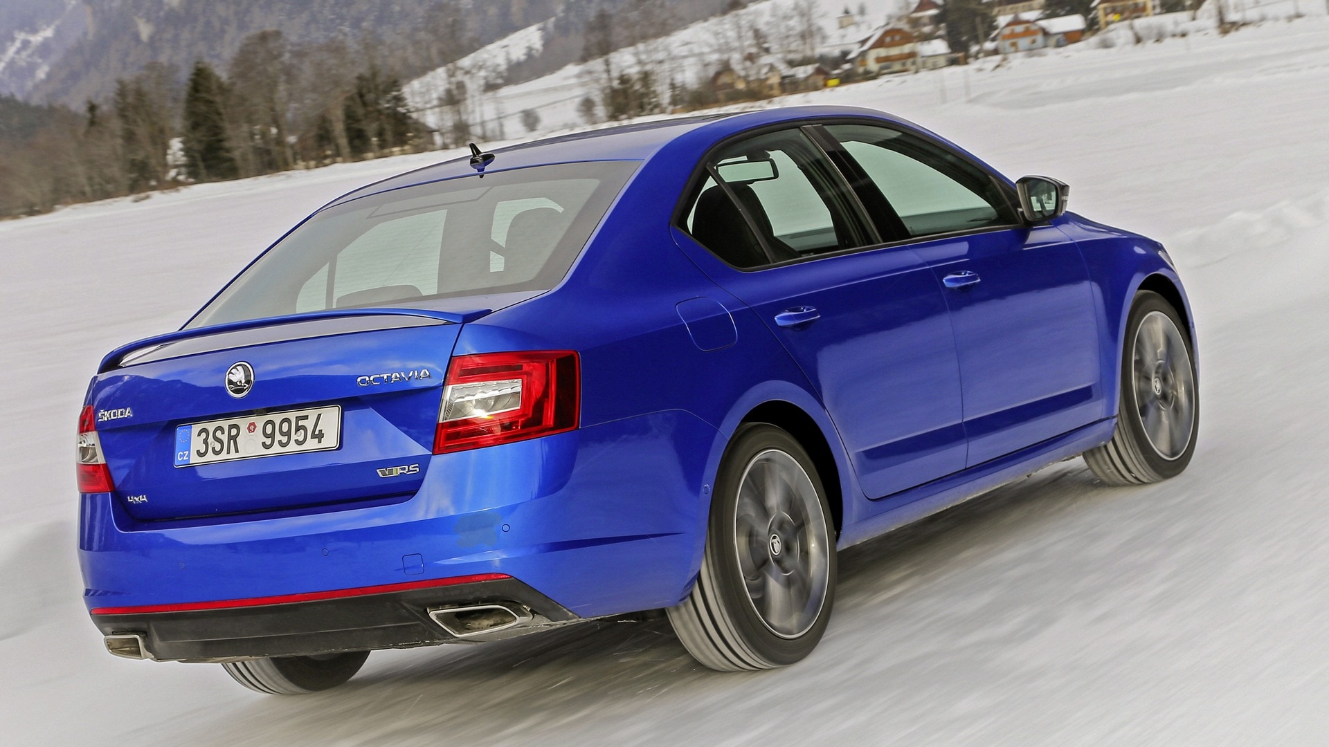 The rear of the Skoda Octavia RS exudes power, without losing on elegance. The rear of the Skoda Octavia RS exudes power, without losing on elegance.