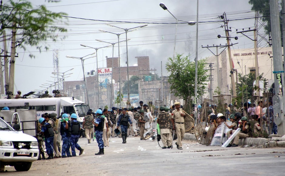 In view of the verdict, the police and paramilitary forces had prepared to deal with the law and order situation in Sirsa on Friday. The police also blocked the road using razor wires. Manoj Dhaka/ Firstpost In view of the verdict, the police and paramilitary forces had prepared to deal with the law and order situation in Sirsa on Friday. The police also blocked the road using razor wires. Manoj Dhaka/ Firstpost