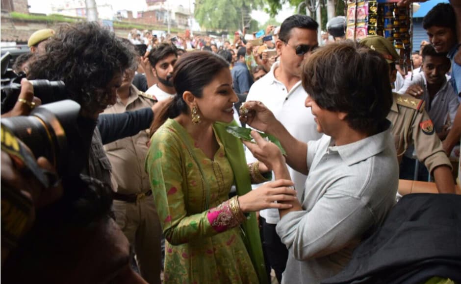 The actors tasted 'paan' from a 70-year-old shop named Tambulam Paan . The actors tasted 'paan' from a 70-year-old shop named Tambulam Paan .