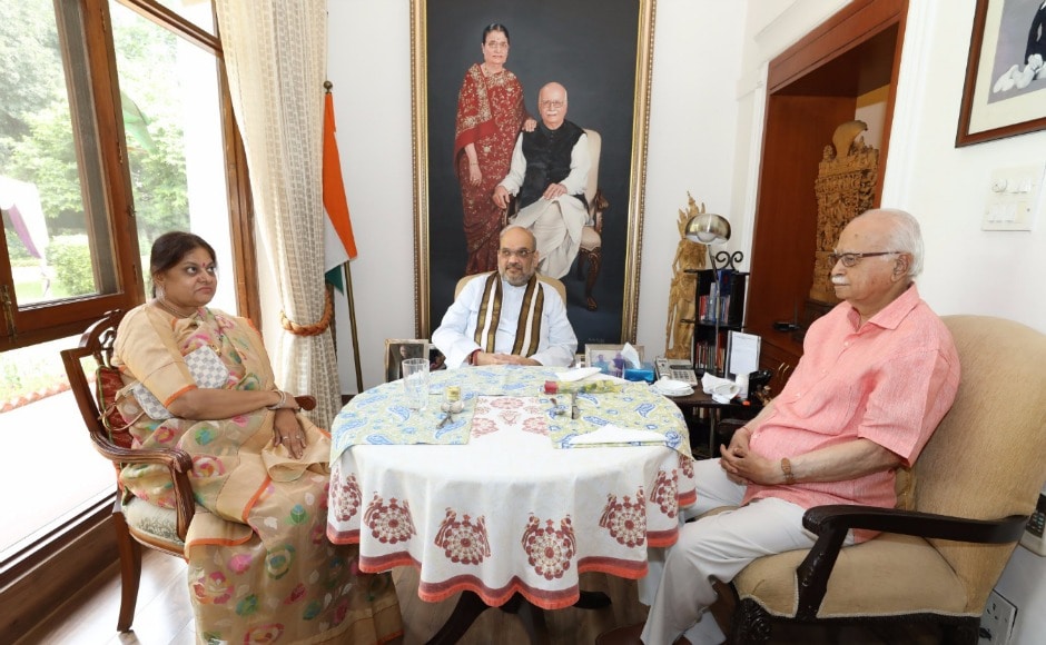 After the oath, Amit Shah and his wife also called on veteran BJP leader LK Advani at his residence to seek his blessings. Twitter @Amit Shah After the oath, Amit Shah and his wife also called on veteran BJP leader LK Advani at his residence to seek his blessings. Twitter @Amit Shah