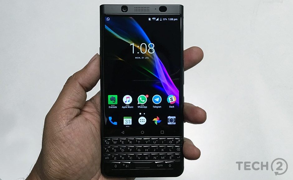 The display features a 2.5D curved Gorilla Glass 4 screen with a resolution of 1620 x 1080 pixels The display features a 2.5D curved Gorilla Glass 4 screen with a resolution of 1620 x 1080 pixels