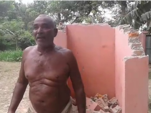 Bihar villagers destroy toilets after govt 'forgets' to transfer promised sum under ODF scheme Bihar villagers destroy toilets after govt 'forgets' to transfer promised sum under ODF scheme