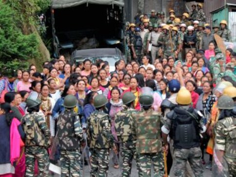 Darjeeling unrest: Bimal Gurung calls Binay Tamang 'traitor of Gorkhaland', removes from post, strike continues in hills