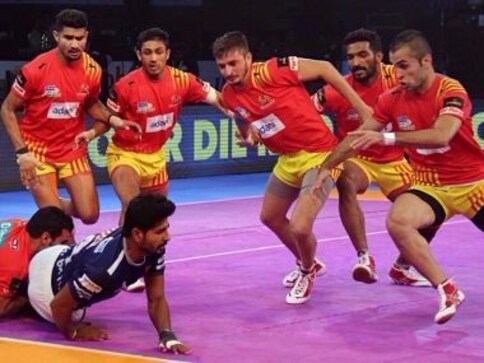 Pro Kabaddi League 2017: UP Yoddha, Gujarat Fortunegiants off to winning starts in debut season