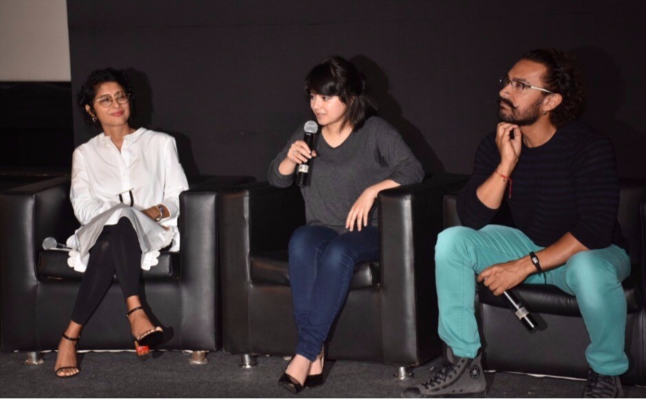 Secret Superstar is a story of a girl who dreams big to be a singer but is held by the pressure of her family, therefore, secretly reaches her audience on Youtube. Secret Superstar is a story of a girl who dreams big to be a singer but is held by the pressure of her family, therefore, secretly reaches her audience on Youtube.