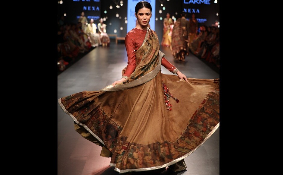Designer Gaurang's ‘Chitravali’ collection is dedicated to Kalamkari Art and Ajanta Paintings in Kanjeevaram. Designer Gaurang's ‘Chitravali’ collection is dedicated to Kalamkari Art and Ajanta Paintings in Kanjeevaram.