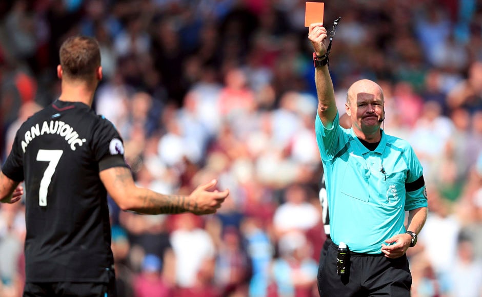 Referee Lee Mason, showed the red card to West Ham United's Marko Arnautovic against Southampton. The decision hurt them as they went on to lose the game in stoppage time as the game ended in controversial circumstances with Southampton's Charlie Austin scoring from the penalty spot. AP Referee Lee Mason, showed the red card to West Ham United's Marko Arnautovic against Southampton. The decision hurt them as they went on to lose the game in stoppage time as the game ended in controversial circumstances with Southampton's Charlie Austin scoring from the penalty spot. AP