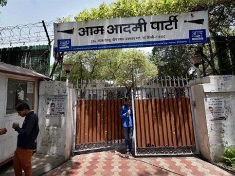 Rajiv Gandhi Bharat Ratna row: Aam Aadmi Party alleges Youth Congress ransacked its office, files complaint with Delhi Police Rajiv Gandhi Bharat Ratna row: Aam Aadmi Party alleges Youth Congress ransacked its office, files complaint with Delhi Police