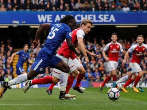 Premier League: Arsenal hold Chelsea to goalless draw, Manchester United thrash Everton with late goals Premier League: Arsenal hold Chelsea to goalless draw, Manchester United thrash Everton with late goals
