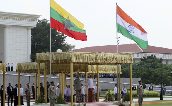 Narendra Modi arrives in Myanmar: PM meets Aung San Suu Kyi amid Rohingya crisis Narendra Modi arrives in Myanmar: PM meets Aung San Suu Kyi amid Rohingya crisis