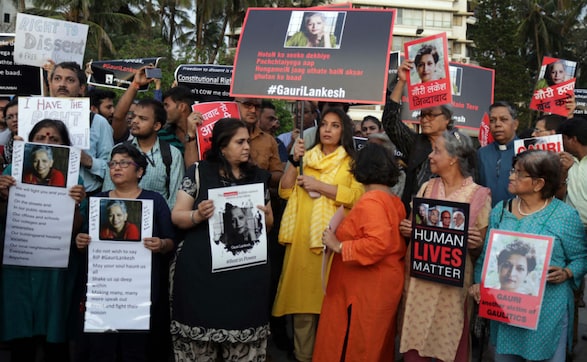 Gauri Lankesh murdered: Journalists, social activists take to streets to demand justice Gauri Lankesh murdered: Journalists, social activists take to streets to demand justice