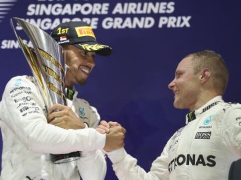 Singapore Grand Prix: Lewis Hamilton produces champion's race as first-lap carnage sinks Sebastian Vettel Singapore Grand Prix: Lewis Hamilton produces champion's race as first-lap carnage sinks Sebastian Vettel