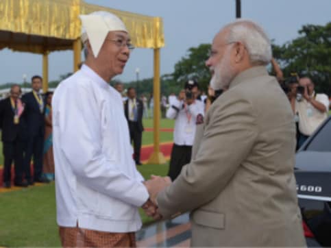Narendra Modi in Myanmar: President Htin Kyaw welcomes Indian PM in Nay Pyi Taw on his first bilateral visit Narendra Modi in Myanmar: President Htin Kyaw welcomes Indian PM in Nay Pyi Taw on his first bilateral visit