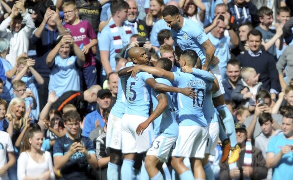 Manchester City crush Liverpool, Stoke City hold Manchester United, Chelsea beat Leicester in Premier League Manchester City crush Liverpool, Stoke City hold Manchester United, Chelsea beat Leicester in Premier League