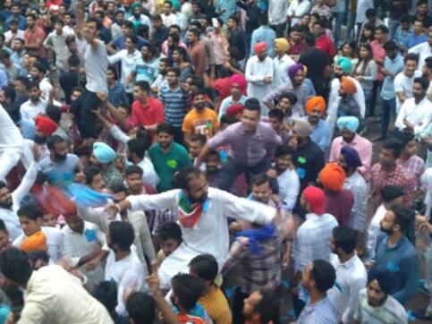 PUSC Election 2017: Panjab University sees rise of Left leaning SFS; flashy cars, cash trend no more PUSC Election 2017: Panjab University sees rise of Left leaning SFS; flashy cars, cash trend no more