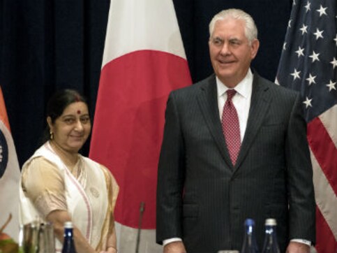 Sushma Swaraj discusses Pakistan, terrorism, H1B visas with US Secretary of State Tillerson Sushma Swaraj discusses Pakistan, terrorism, H1B visas with US Secretary of State Tillerson