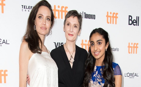 TIFF 2017: Angelina Jolie attends world premiere of Nora Twomey's The Breadwinner TIFF 2017: Angelina Jolie attends world premiere of Nora Twomey's The Breadwinner