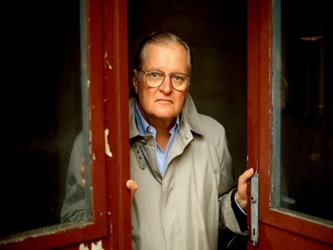 John Ashbery, Pulitzer Prize-winning American poet, dies aged 90 John Ashbery, Pulitzer Prize-winning American poet, dies aged 90