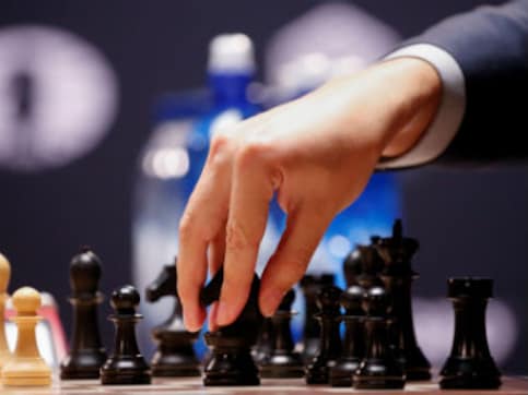 Scientists throw a challenge for building a computer programme to solve the Queens Puzzle, winner to get a million dollars Scientists throw a challenge for building a computer programme to solve the Queens Puzzle, winner to get a million dollars