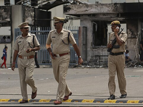 Haryana: Five beaten up by cow vigilantes in Faridabad on suspicion of carrying beef, over 15 booked Haryana: Five beaten up by cow vigilantes in Faridabad on suspicion of carrying beef, over 15 booked