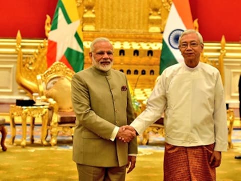 Narendra Modi arrives in Myanmar amid Rohingya crisis, to hold bilateral talks with Aung San Suu Kyi tomorrow Narendra Modi arrives in Myanmar amid Rohingya crisis, to hold bilateral talks with Aung San Suu Kyi tomorrow