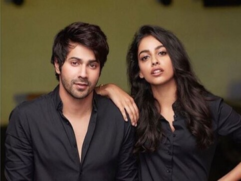 Varun Dhawan reveals debutante Banita Sandhu as leading lady of his upcoming film October Varun Dhawan reveals debutante Banita Sandhu as leading lady of his upcoming film October