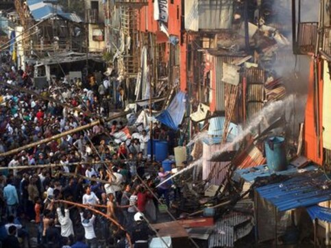 Mumbai: Blaze outside Bandra railway station contained; four, including one fireman injured Mumbai: Blaze outside Bandra railway station contained; four, including one fireman injured