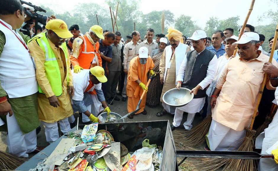 Yogi Adityanath also participated in a cleanliness drive outside the Taj Mahal where the chief minister was seen sweeping the ground outside the historic monument with a broom in his famous saffron attire. Twitter/@CMOfficeUP Yogi Adityanath visits Agra, participates in mega cleanliness drive at Taj Mahal