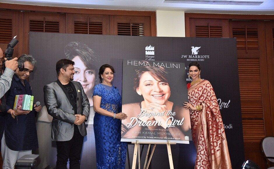 Juhi Chawla, Alka Yagnik, Ramesh Sippy, Subhash Ghai and her family members including daughters, Esha and Ahana Deol and their husbands were present at the event. Juhi Chawla, Alka Yagnik, Ramesh Sippy, Subhash Ghai and her family members including daughters, Esha and Ahana Deol and their husbands were present at the event.