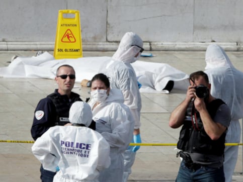 Suspected Islamist stabs two women to death in France's Marseille; patrol soldiers kill attacker Suspected Islamist stabs two women to death in France's Marseille; patrol soldiers kill attacker