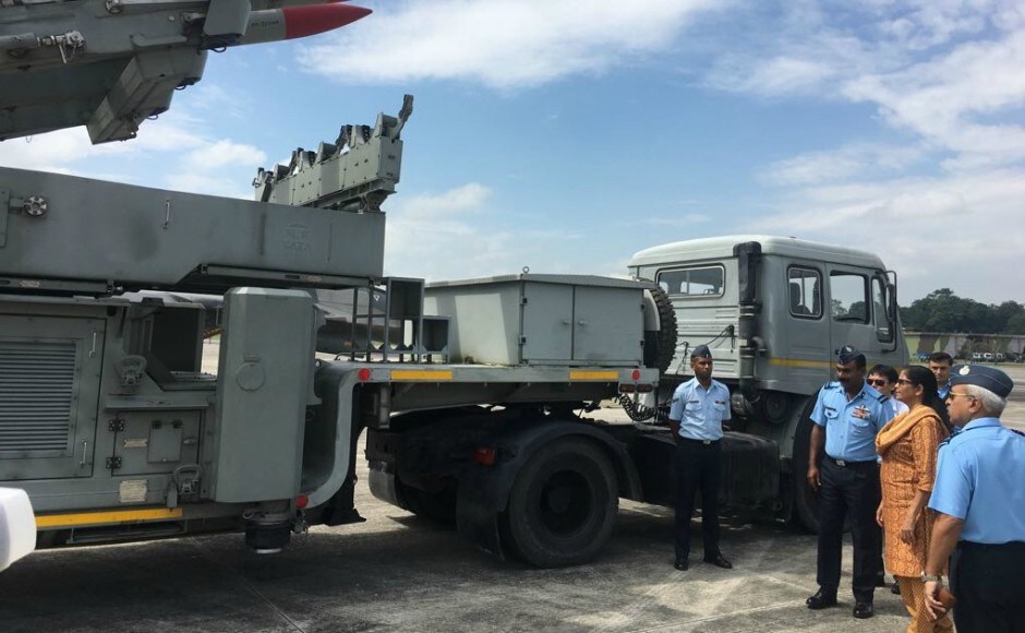 After her visit to the Indo-China border in Sikkim, Defence Minister Nirmala Sitharaman on Sunday arrived at the Gajraj Corps headquarters and IAF's eastern airbase in Tezpur in Assam. Twitter @DefenceMinIndia Defence Minister Nirmala Sitharaman visits Indian Army, IAF bases in Tezpur after trip to Nathu La border