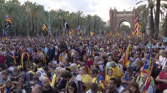 Catalan president, leaders sign declaration of independence but put it on hold for talks with Madrid Catalan president, leaders sign declaration of independence but put it on hold for talks with Madrid