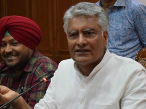 Gurdaspur Lok Sabha bypoll: Congress candidate Sunil Jakhar defeats BJP's Swaran Salaria by 1.9 lakh votes Gurdaspur Lok Sabha bypoll: Congress candidate Sunil Jakhar defeats BJP's Swaran Salaria by 1.9 lakh votes
