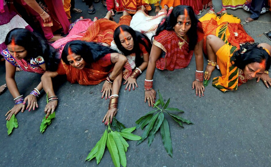 The West Bengal administration made elaborate arrangements to ensure safety of devotees along Ganga ghats on this occasion. Chief Minister Mamata Banerjee took to her Twitter account to wish her followers "Happy Chhath Puja". PTI India celebrates Chhath Puja: Devotees flock to Ganga, Yamuna on third day of festival
